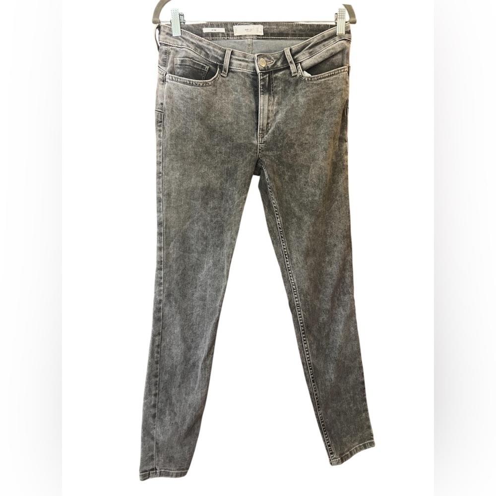 Ming Wang Gray Straight Leg Jeans with Vintage Appeal